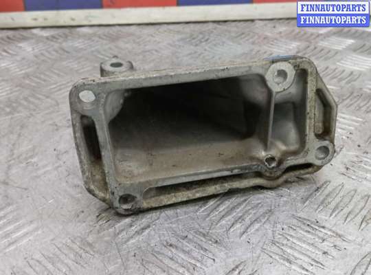 купить кронштейн двигателя бензиновый на MERCEDES BENZ CLK C209