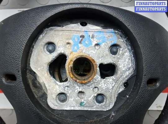 Подушка безопасности водителя (AirBag) на Mercedes-Benz S (W221)