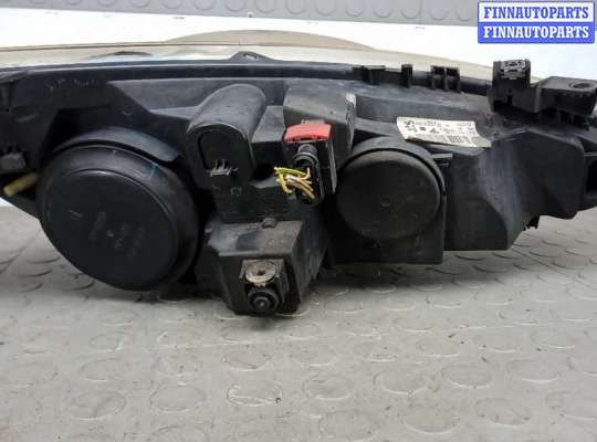 Фара передняя на Peugeot 307