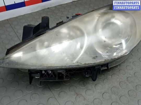 Фара передняя на Peugeot 307