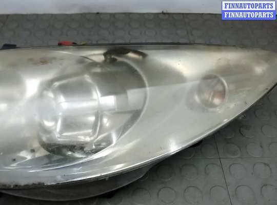 Фара передняя на Peugeot 307