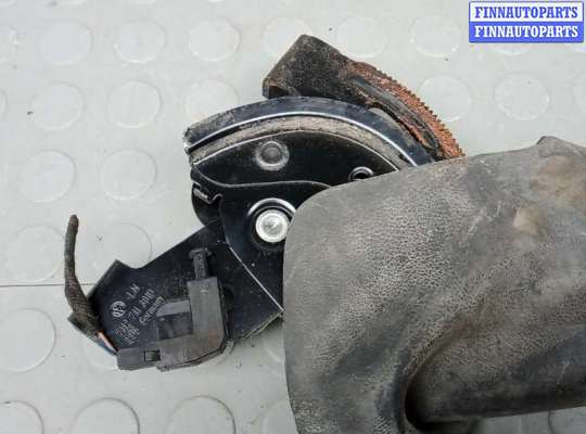 Ручник (рычаг ручного тормоза) на Volkswagen Transporter T5