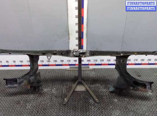 Панель передняя (телевизор) на Volkswagen Transporter T5