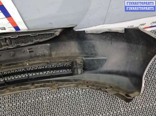 Бампер передний на Honda Fit (GD)