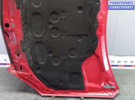 Капот на Mercedes-Benz C (W204)