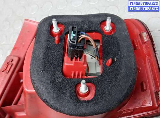 купить фонарь задний левый на VOLKSWAGEN PASSAT B6