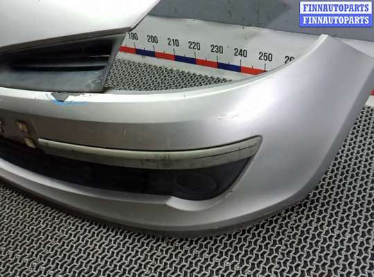 Бампер передний на Renault Clio III