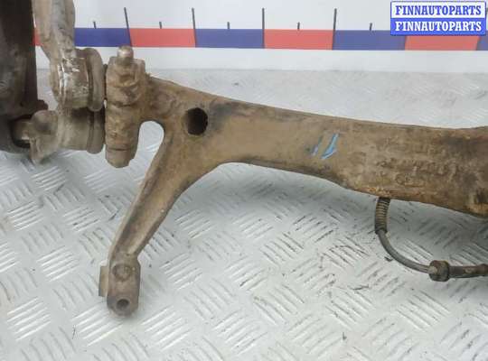 купить ступица передняя правая на AUDI A4 B5