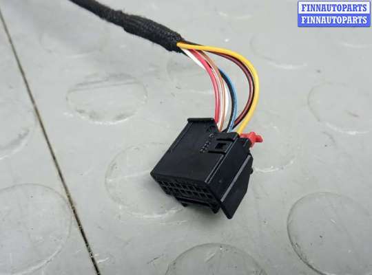 купить зеркало наружное правое на SKODA OCTAVIA A7