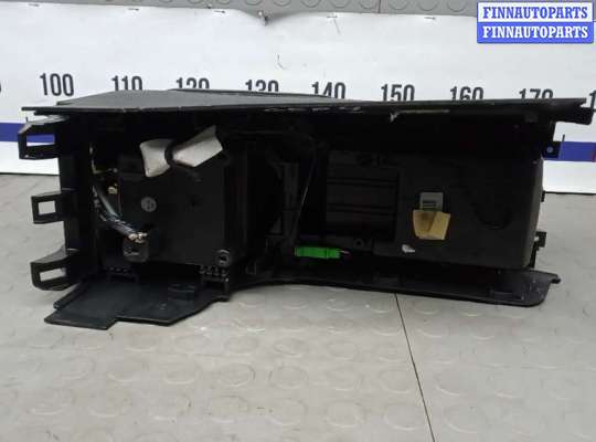 купить подлокотник центральный на VOLVO V60 1