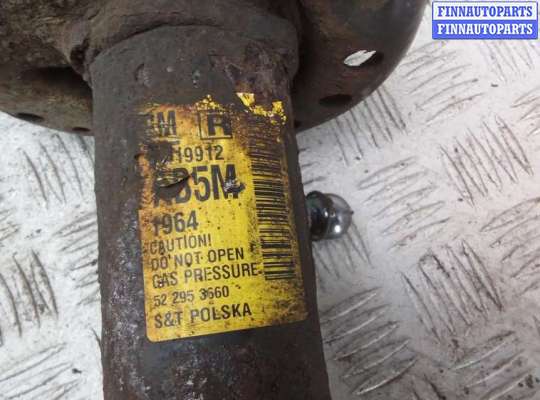 Стойка подвески амортизационная на Opel Zafira C