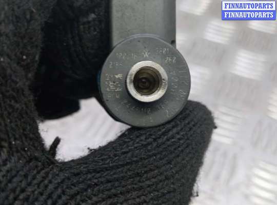 Форсунка топливная на Volkswagen Golf VI (5K)