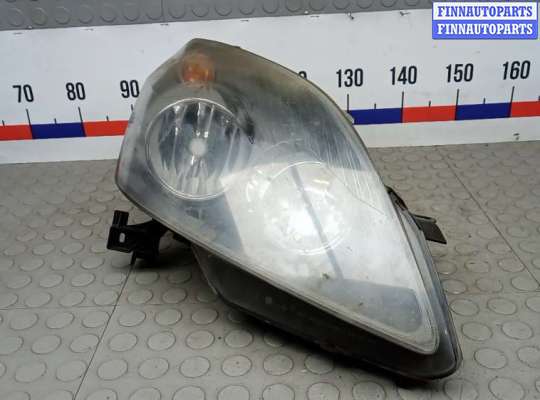 Фара передняя на Opel Zafira B