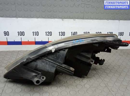 Фара передняя на Opel Zafira B