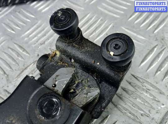 купить петля двери задней правой на KIA CARNIVAL 1