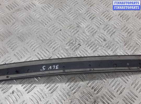 купить накладка порога внутренняя правая на AUDI A4 B8