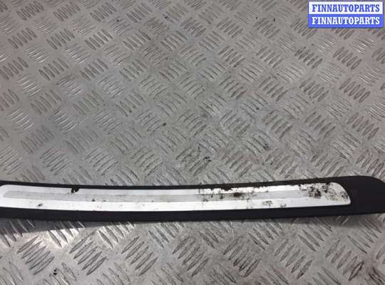 купить накладка порога внутренняя правая на AUDI A4 B8