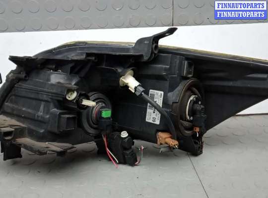 купить фара правая на TOYOTA AURIS E150