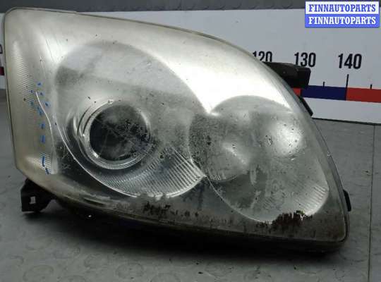 Фара передняя на Toyota Avensis II (T250)