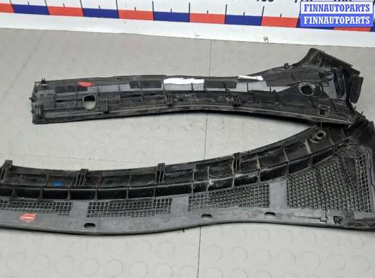 купить накладка декоративная (жабо, дождевик) на MAZDA 3 1