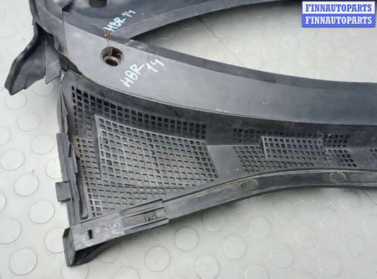 купить накладка декоративная (жабо, дождевик) на MAZDA 3 1