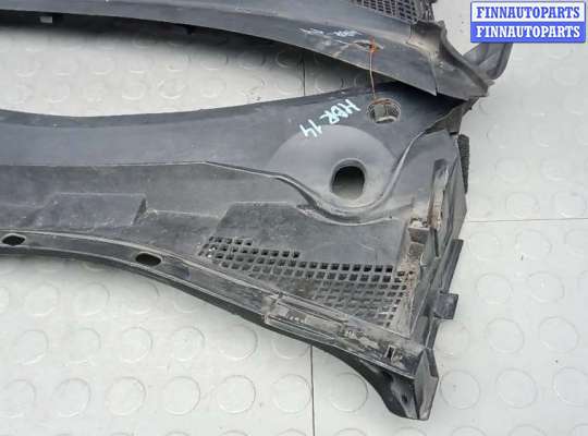 купить накладка декоративная (жабо, дождевик) на MAZDA 3 1