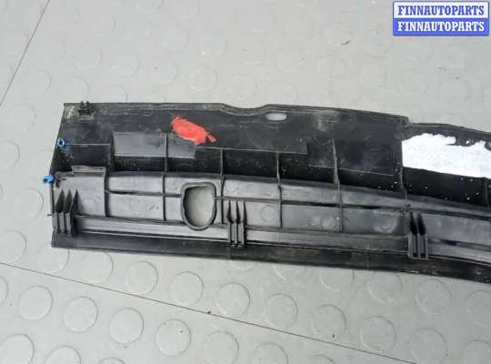 купить накладка декоративная (жабо, дождевик) на MAZDA 3 1