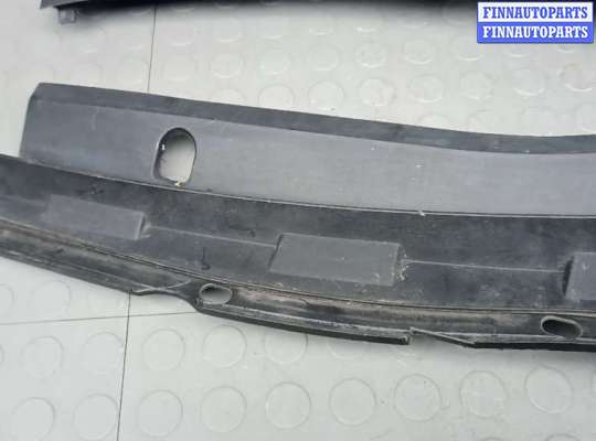 купить накладка декоративная (жабо, дождевик) на MAZDA 3 1