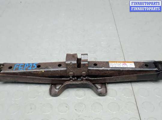 домкрат TT907389 на TOYOTA RAV 4 CA40