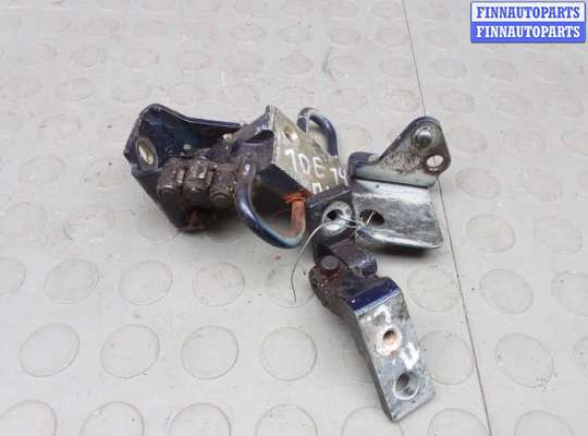 петля передняя левая VG2388343 на VOLKSWAGEN PASSAT B5