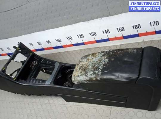 Подлокотник на Volkswagen Passat CC (357)