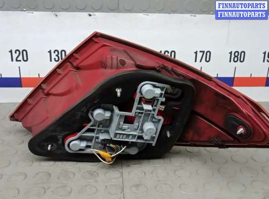Фонарь задний на Mercedes-Benz C (W204)