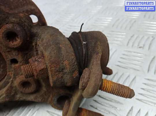 купить ступица передняя правая на VOLKSWAGEN CADDY 3