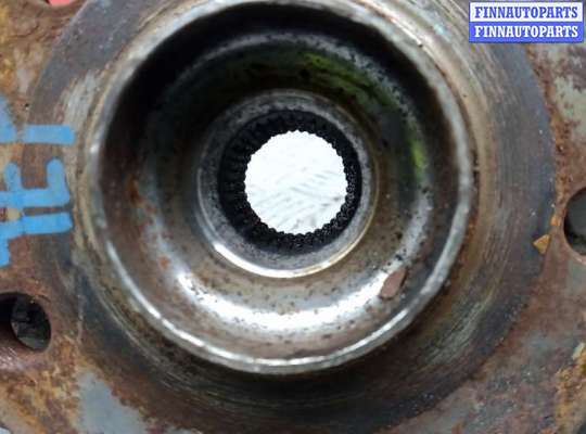 купить ступица передняя правая на VOLKSWAGEN CADDY 3