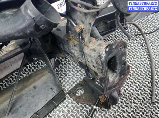 купить передняя панель крепления облицовки (телевизор) на MERCEDES BENZ CLK C209