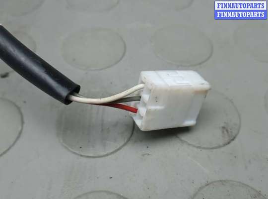 Зеркало боковое на Toyota Corolla Verso III (AR10)