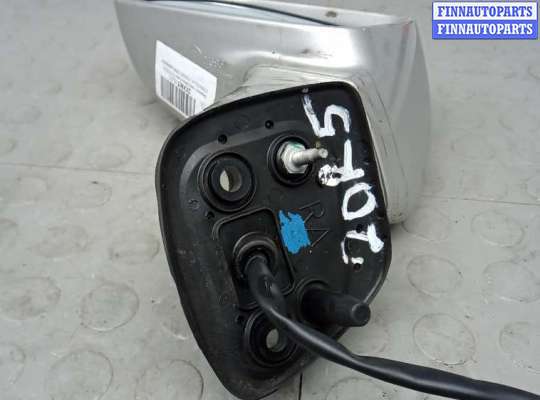 Зеркало боковое на Toyota Corolla Verso III (AR10)