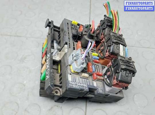 купить блок предохранителей на PEUGEOT 5008