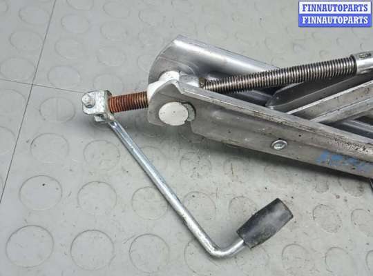 купить домкрат на MERCEDES BENZ C-CLASS W204