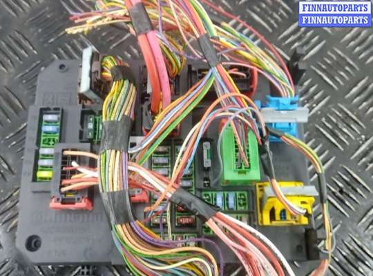 купить блок предохранителей на CITROEN C4 2