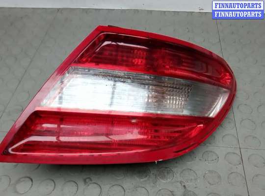 купить фонарь задний правый на MERCEDES BENZ C-CLASS W204