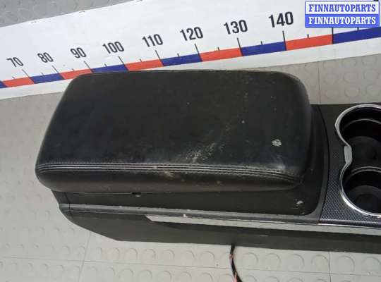 Подлокотник на Chrysler 300C I (LX)