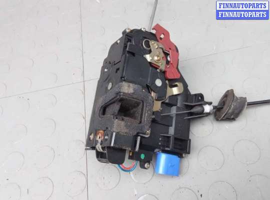 купить замок двери передней левой на AUDI A8 D3