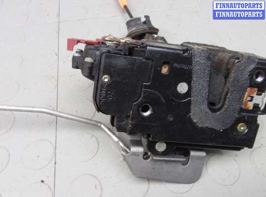 купить замок двери передней левой на AUDI A8 D3