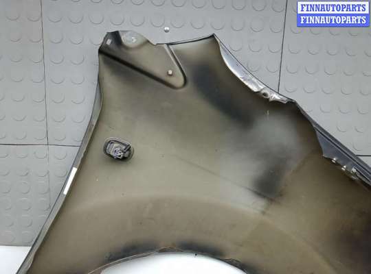 купить крыло переднее левое на TOYOTA COROLLA VERSO 2
