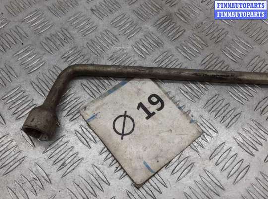 ключ колесный TT902593 на TOYOTA COROLLA VERSO 2