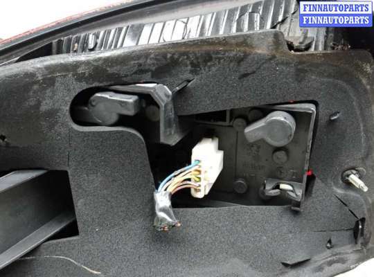 Фонарь задний на Peugeot 407