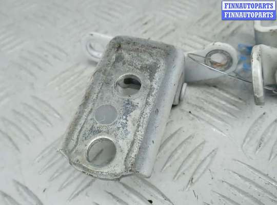 купить петля передняя правая на TOYOTA RAV 4 CA40