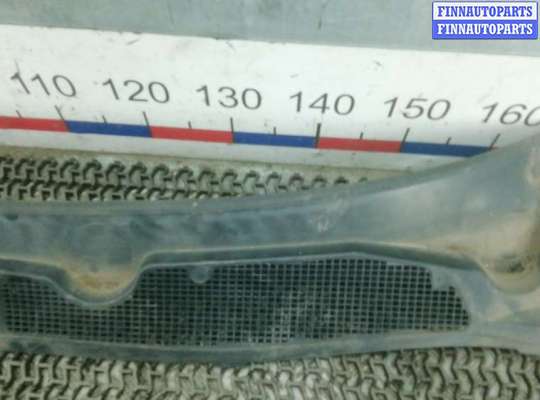 купить накладка декоративная (жабо, дождевик) на RENAULT MEGANE 3