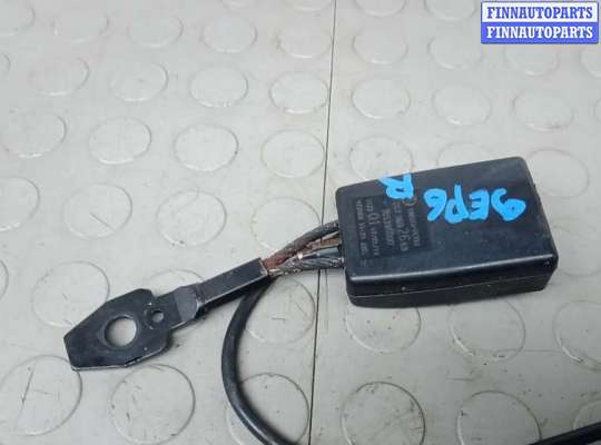 купить защелка ремня безопасности на MERCEDES BENZ CLK C209